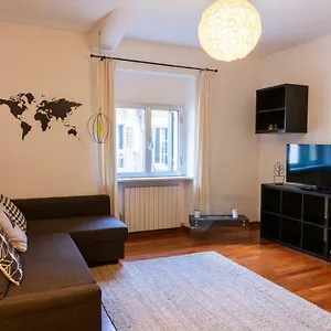  Apartment Domus - Accogliente Residenza Rocchetto A 25mt Da Piazza Erbe