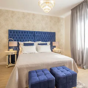 Crys: Apartments, Holiday, Business, Blu Apartament